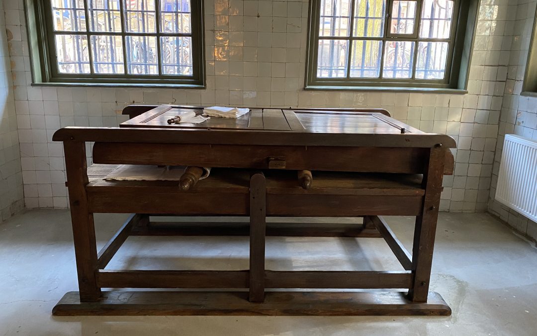 mangel (zeer vroegere centrifuge en strijkapparaat)